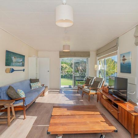Hahei Kiwi Bach - Hahei Holiday Home エクステリア 写真