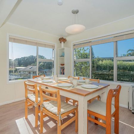 Hahei Kiwi Bach - Hahei Holiday Home エクステリア 写真