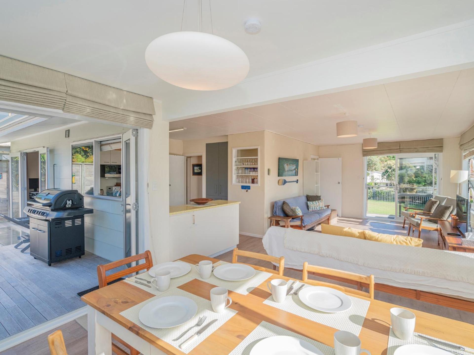 Hahei Kiwi Bach - Hahei Holiday Home エクステリア 写真