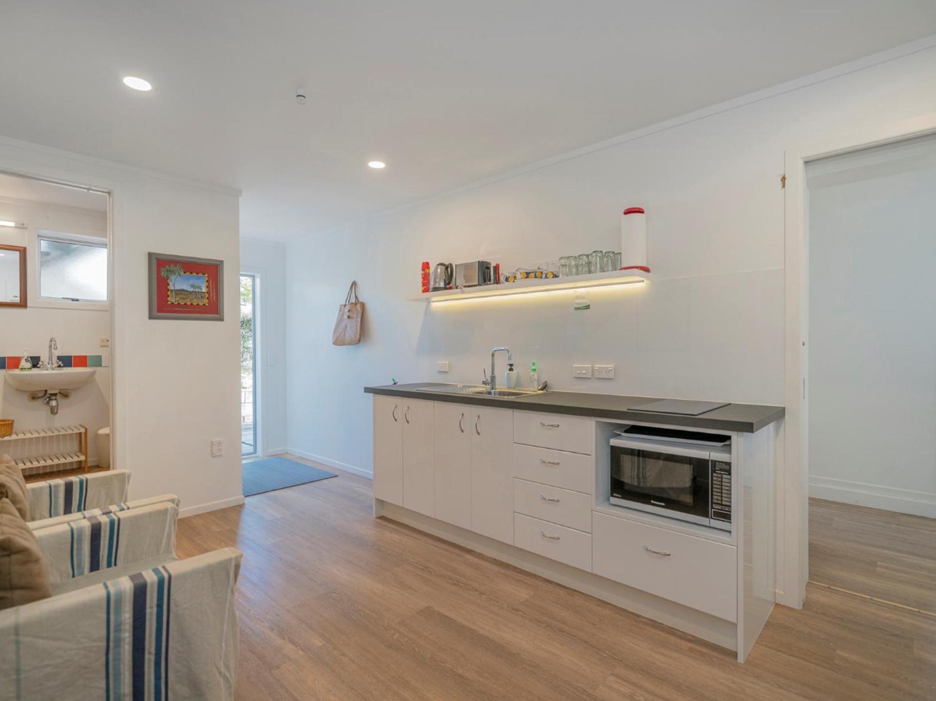 Hahei Kiwi Bach - Hahei Holiday Home エクステリア 写真