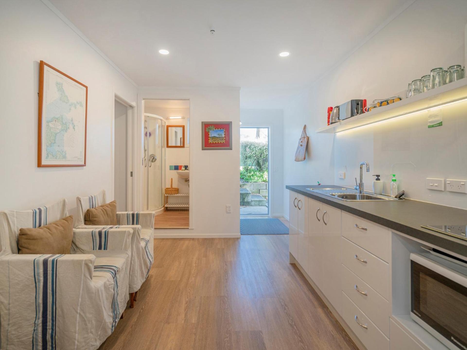 Hahei Kiwi Bach - Hahei Holiday Home エクステリア 写真