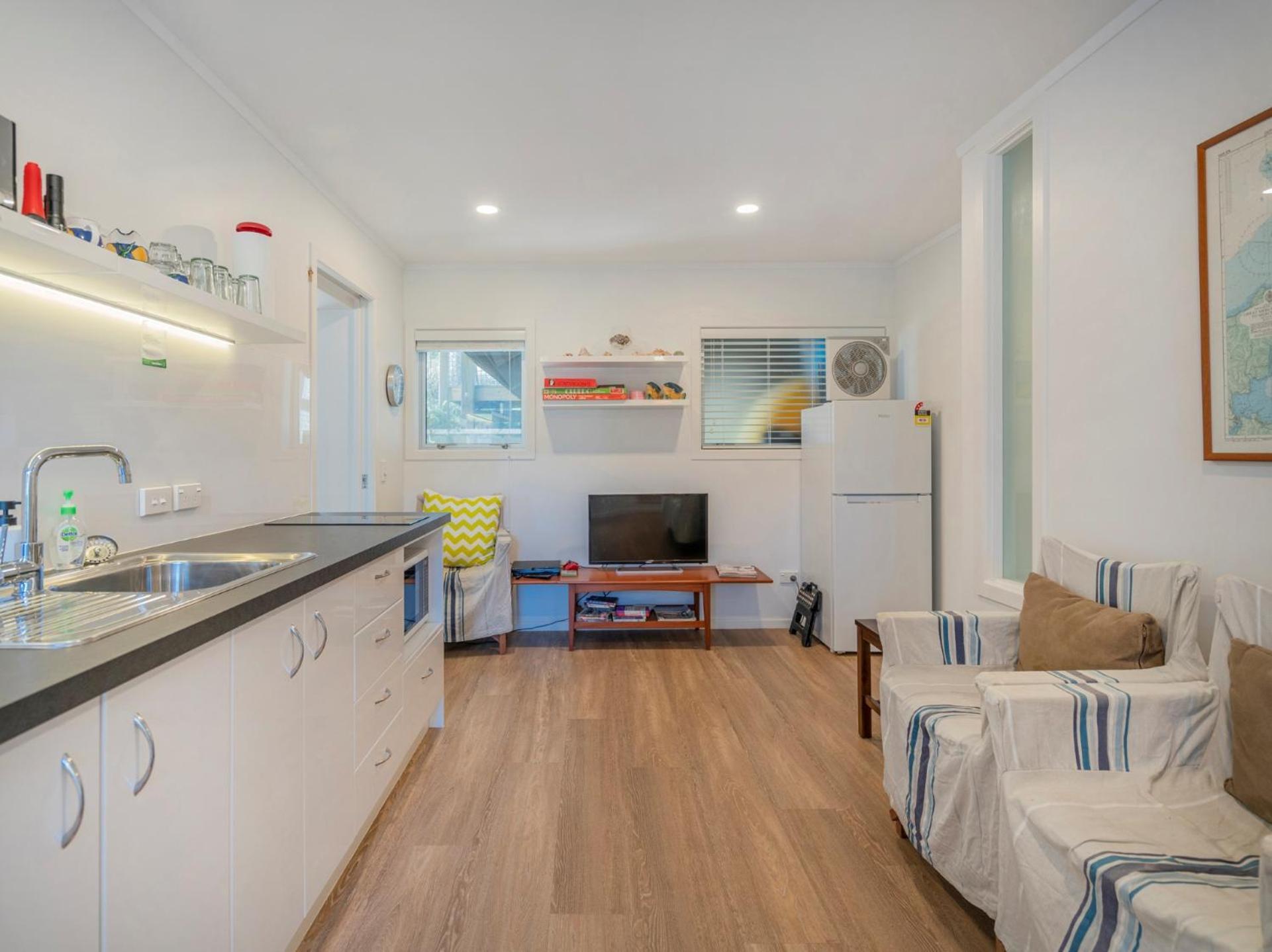 Hahei Kiwi Bach - Hahei Holiday Home エクステリア 写真